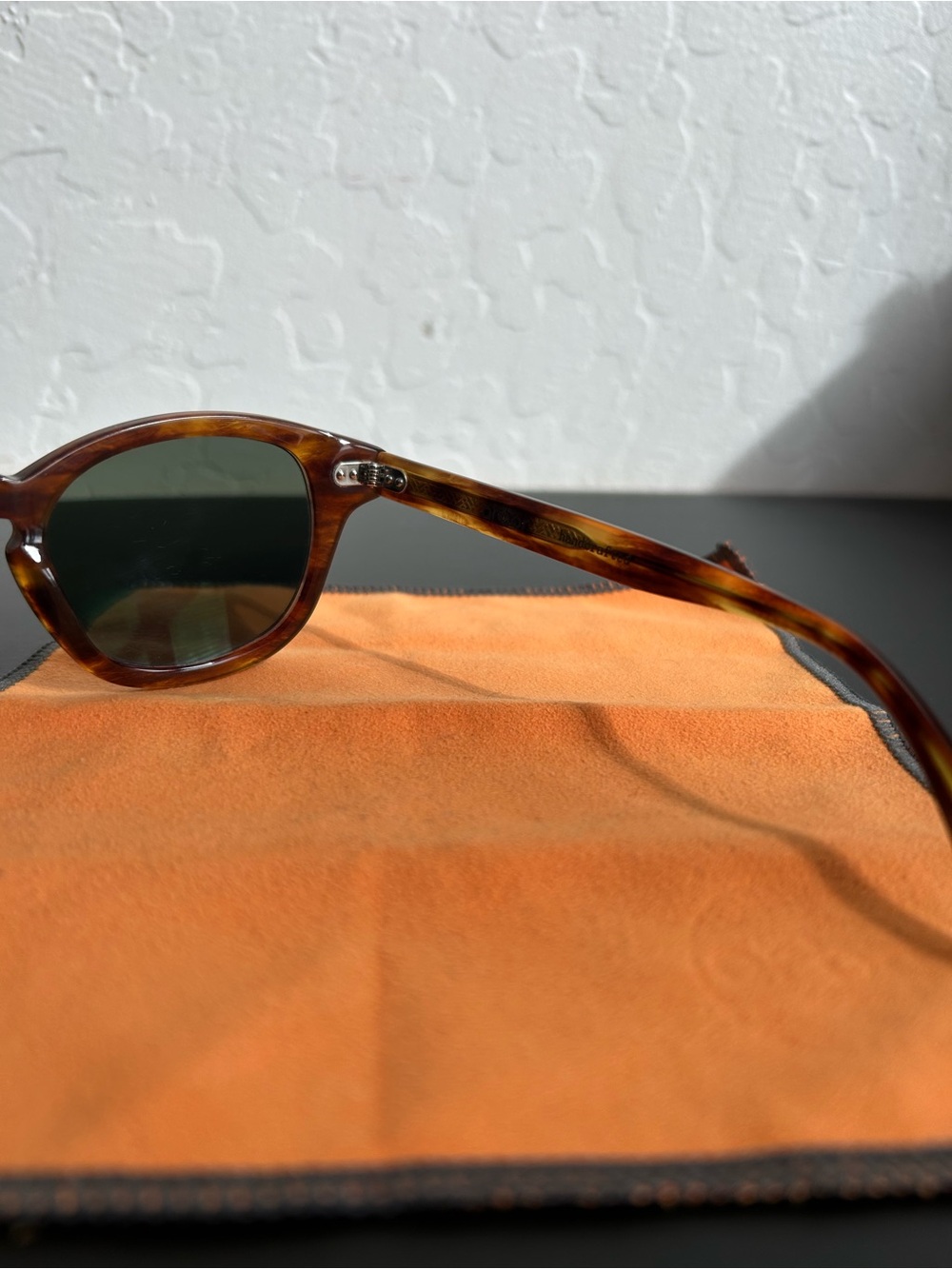 Arbor Eyewear Classic Unisex Warm Amber Sunglasses with Vintage Green Lenses - Picture 6 of 8